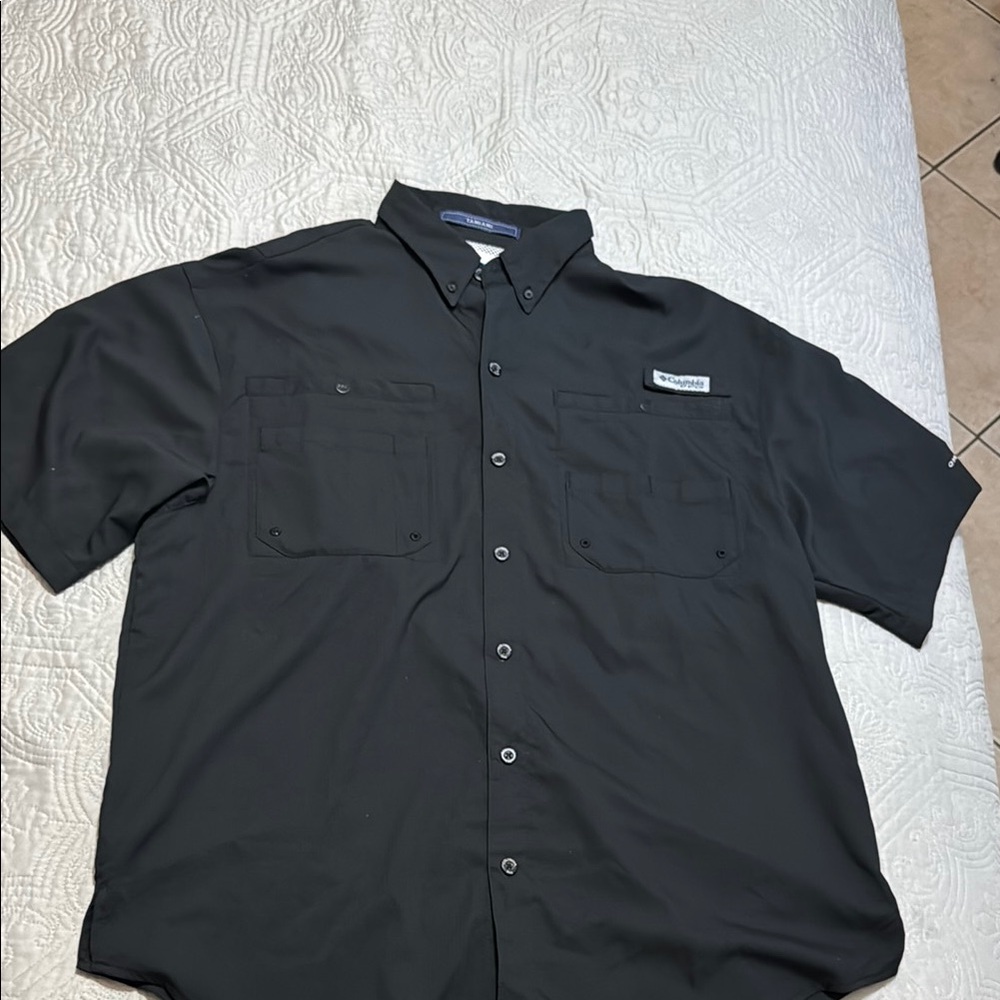 Columbia Men's Black Short Sleeve Shirt